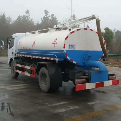 吸糞車與吸污車 城市環(huán)衛(wèi)的無聲守護(hù)者