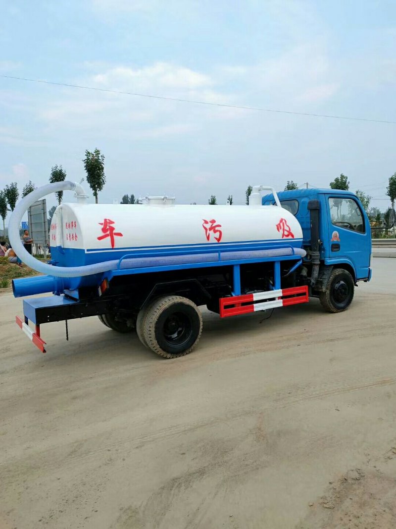 山東菏澤鄆城縣吸糞車廠家直銷 優(yōu)質(zhì)吸污車，僅售15600.00元/個